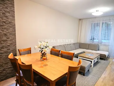 Na predaj 3-izbový byt, 69 m², Považská Bystrica, Nábrežná