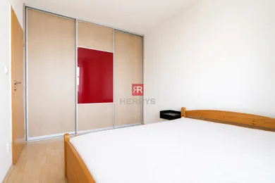 Na prenájom 2-izbový byt, 57 m², Bratislava-Vrakuňa, Majerská