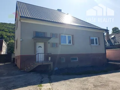 Na predaj 5-izbový dom, 200 m², Bzince pod Javorinou