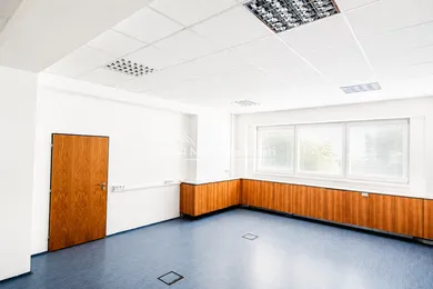 Na prenájom komerčné, 119 m², Košice-Juh, Južná trieda
