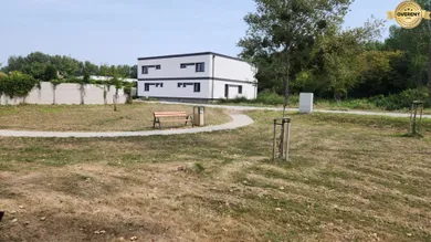 Na predaj 5-izbový byt, 202 m², Dunajský Klátov