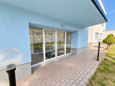 Na prenájom komerčné, 20 m², Košice-Juh, Južná trieda