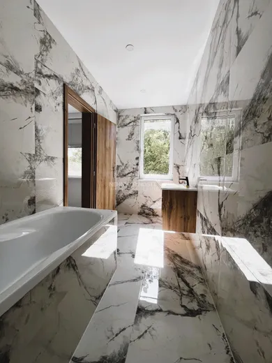Na predaj 3-izbový byt, 74 m², Levice, Perecká ul.