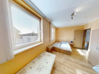 Na predaj objekt, 200 m², Divín, Hurbanova