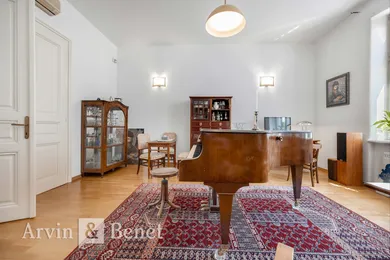 Na predaj 4-izbový byt, 164 m², Bratislava-Staré Mesto, Leškova