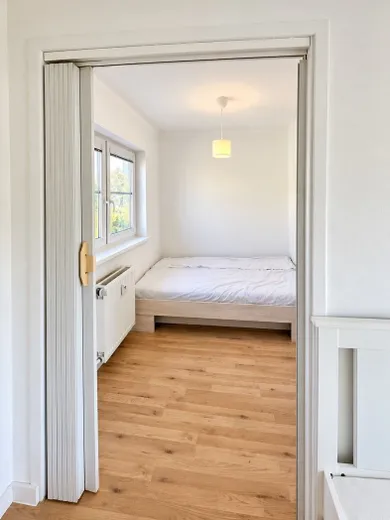 Na prenájom 3-izbový byt, 60 m², Bratislava-Staré Mesto, Grösslingova