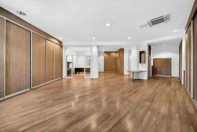 Na prenájom komerčné, 143 m², Bratislava-Ružinov, Záhradnícka