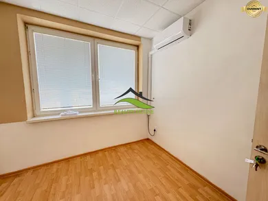 Na prenájom komerčné, 30 m², Michalovce, Priemyselná