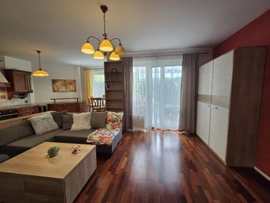 Na prenájom 1-izbový byt, 43 m², Piešťany, Bratislavská