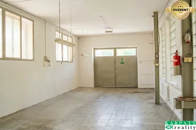 Na prenájom komerčné, 498 m², Trnava, Coburgova