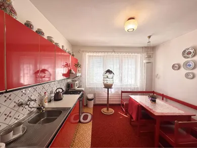 Na predaj 5-izbový dom, 250 m², Nové Zámky