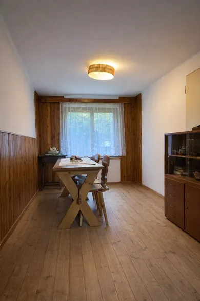 Na predaj 3-izbový rekreačný dom, 80 m², Hronec, Majer
