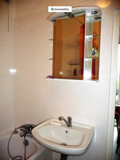 Na prenájom 3-izbový byt, 73 m², Bratislava-Ružinov