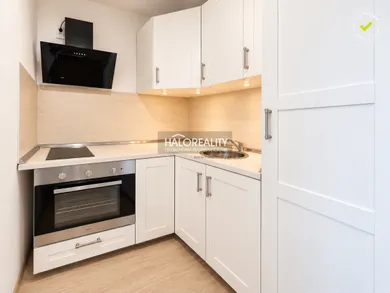 Apartments for sale, 1-room in Bratislava-Petržalka · €149,000