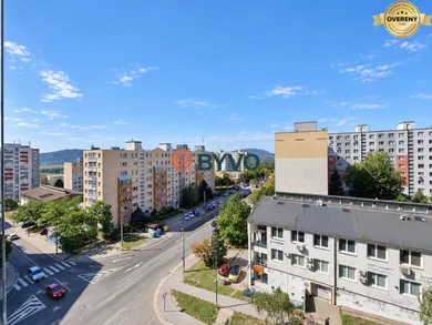 Na prenájom 2-izbový byt, 55 m², Bratislava-Karlova Ves