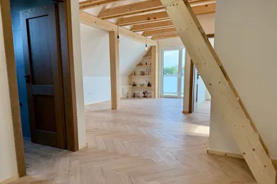 Na predaj 3-izbový byt, 60 m², Ivanka pri Dunaji, Okružná