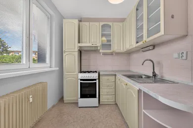 Na predaj 2-izbový byt, 53 m², Levice, Ul. kpt. J. Nálepku