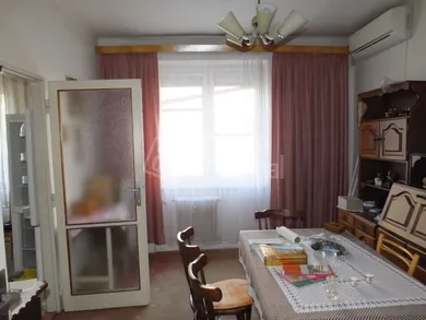 Na predaj 4-izbový byt, 79 m², Lučenec, Štúrova