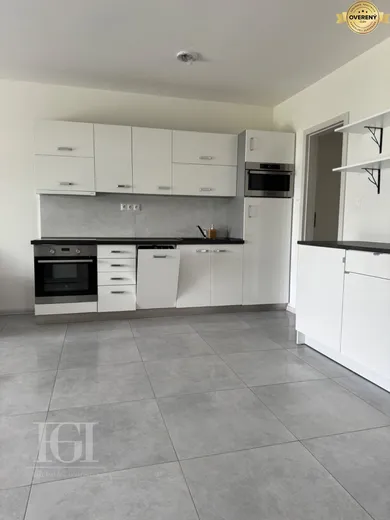 Na prenájom 3-izbový byt, 75 m², Nitra, Ružová