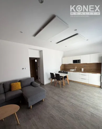 Na predaj 2-izbový byt, 36 m², Michalovce, Nám. Osloboditeľov