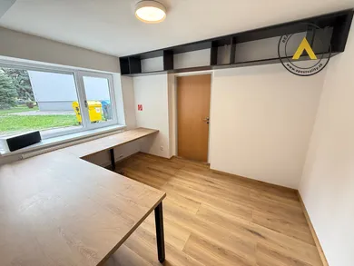 Na prenájom 3-izbový byt, 100 m², Piešťany, Ružová