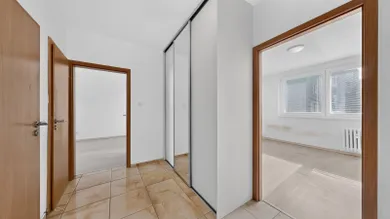 Na predaj 4-izbový byt, 79 m², Bratislava-Vrakuňa, Hnilecká