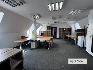 Komerčné priestory na prenájom, Bratislava-Staré Mesto · €1 216