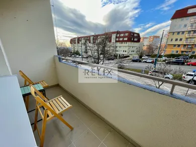 Na prenájom 3-izbový byt, 70 m², Bratislava-Karlova Ves