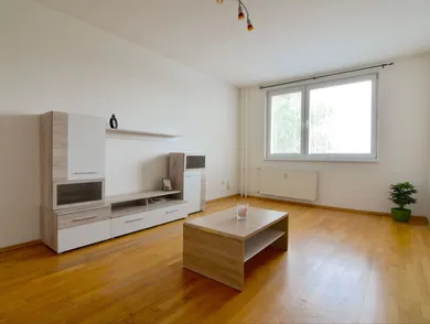 Mieszkania na wynajem, 4-pokojowe, Nitra · €790