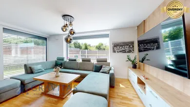 Na predaj 5-izbový dom, 143 m², Bratislava-Záhorská Bystrica