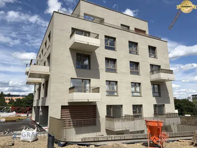Na predaj 4-izbový byt, 109 m², Bratislava-Rača