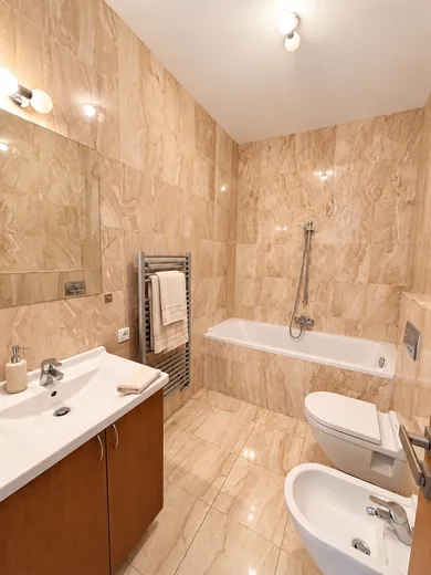 Na prenájom 3-izbový byt, 130 m², Bratislava-Staré Mesto, Hlboká cesta