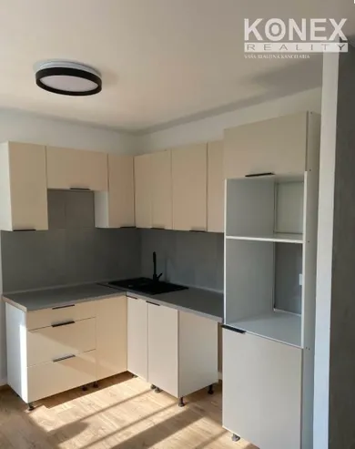 Na predaj 3-izbový byt, 60 m², Humenné, Třebičska