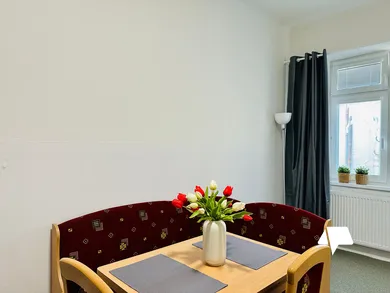 Na prenájom 1-izbový byt, 50 m², Nitra, Štefánikova trieda