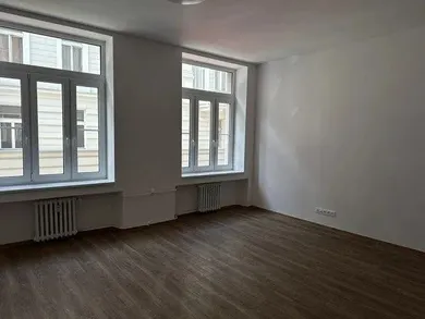Na predaj 4-izbový byt, 103 m², Bratislava-Staré Mesto, Gunduličova