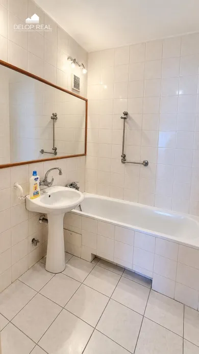 Na predaj 4-izbový byt, 82 m², Bratislava-Devínska Nová Ves