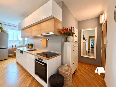 Na predaj 3-izbový byt, 80 m², Nitra, Ľudovíta Okánika