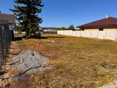 Na predaj pozemok, 596 m², Lučenec, Hladký majer