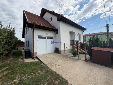 Domy na sprzedaż, 4-pokojowe, Kolárovo · €155 900