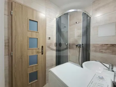 Na prenájom 1-izbový byt, 38 m², Prievidza, V.Benedikta
