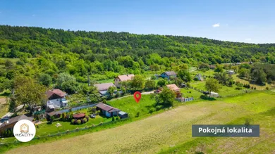 Na predaj pozemok, 670 m², Ploské