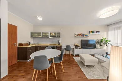 Byty na prenájom 2-izbový, Bratislava-Ružinov · €610