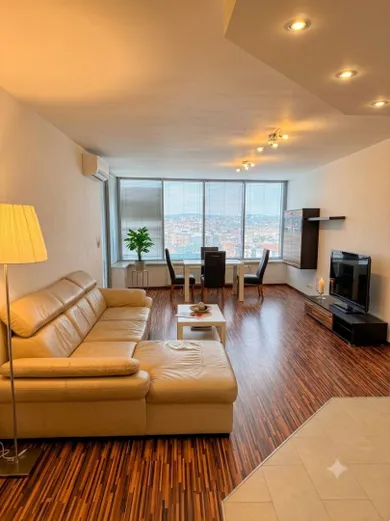 Byty na prenájom 2-izbový, Bratislava-Nové Mesto · €800