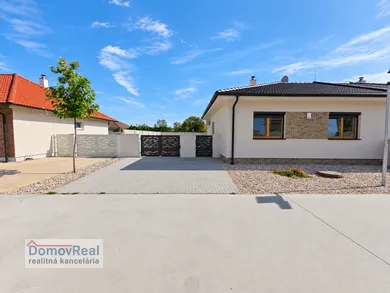 Na predaj 3-izbový dom, 71 m², Holice, Stará Gala