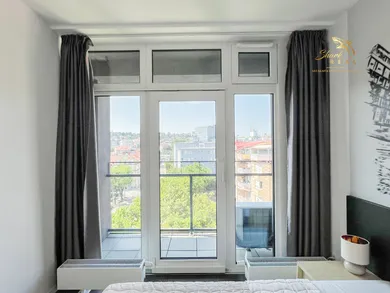 Na prenájom 2-izbový byt, 47 m², Bratislava-Staré Mesto, Žilinská