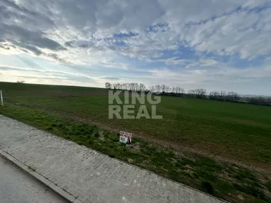 Na predaj pozemok, Lužianky
