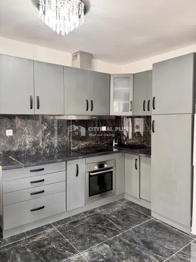 Na predaj dom, 320 m², Komoča, -