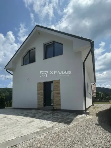 Na predaj 5-izbový dom, 128 m², Zvolen