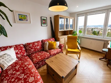 Na predaj 3-izbový byt, 82 m², Banská Bystrica, Internátna