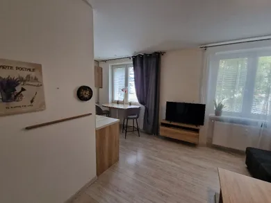 Na prenájom 2-izbový byt, 52 m², Sereď, Fándlyho